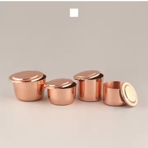 Tarro de vela dorado de Metal a granel de boda de lujo con logotipo personalizado con tapa, recipiente de vela cilíndrico - Product Image 1