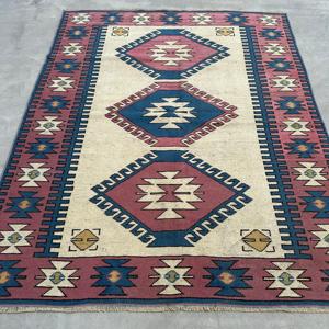 Alfombra Turca Vintage de Lana Roja, 4.8x6 pies (146x182 cm) - Product Image 1