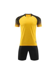 Kit de football par sublimation personnalisé de haute qualité maillot et short de football Logo personnalisé 100% polyester couleurs personnalisées conception uniforme de l'équipe - Product Image 3