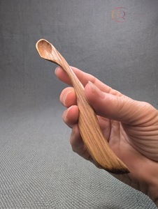 Ensemble de couverts en bois artisanal, grain unique, écologique, essentiels pour la table de qualité supérieure - Product Image 5