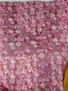 Blouse à col en U avec broderie florale perlée à la main personnalisée pour les tenues de mariage, débardeur formel avec logo sur le devant pour toutes les saisons - Product Image 2