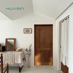 باب داخلي من الخشب الطبيعي الصلب من هواسين، قابل للتخصيص في الحجم والتشطيب للمساحات السكنية والتجارية - Product Image 3