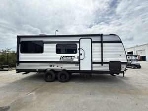 Nouvelle caravane Keystone C-o-l-e-m-a-n 19R 2026 avec salle de bain intérieure, cuisine, système solaire pour les voyages en famille, les voyages sur route, les camping-cars - Product Image 2