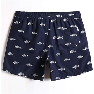Shorts pour hommes de style urbain progressif, conçus pour une mouvement naturel, avec une forme équilibrée et une présence décontractée moderne - Product Image 2