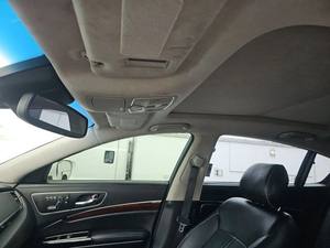 Magnifique berline de luxe Ki-a K-900 2015, 4 portes, transmission automatique, V8 cylindres - Product Image 2