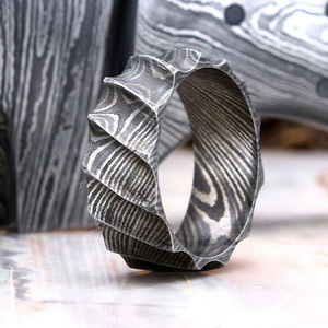 Bague de fiançailles de mariage en acier damas fraisé à la main unisexe UG couteaux manuel Source d'alimentation Style de grain de bois pour hommes - Product Image 1