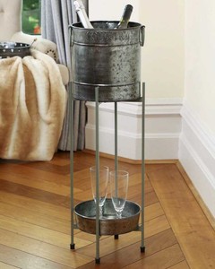 ถังน้ำแข็งเหล็กชุบสังกะสีพร้อมขาตั้งสำหรับตกแต่งบ้านและตู้โชว์สำหรับงานปาร์ตี้ - Product Image 1