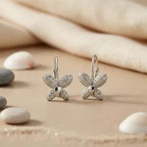 Boucles d'oreilles en cristal pour femmes avec zircone cubique, design floral en argent, cadeau de bijoux - Product Image 1