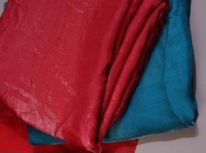 Tissu en satin de nylon de luxe Tora, très vendu, pour saris, robes de soirée et tenues de fête, disponible à la vente - Product Image 2