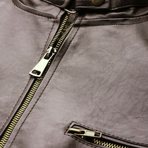 แจ็คเก็ตหนังผู้ชายทรงหล่อ ปรับขนาดได้ ผลิตจากโรงงาน หนังหนา บรรจุภัณฑ์แบบกำหนดเอง แจ็คเก็ตหนังสำหรับผู้ชาย - Product Image 6