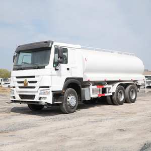 Camión Cisterna de Agua de 6.4 Metros Cúbicos, Camión Cisterna de Agua de 15 Metros Cúbicos para Riego de Carreteras y Control de Polvo - Product Image 3