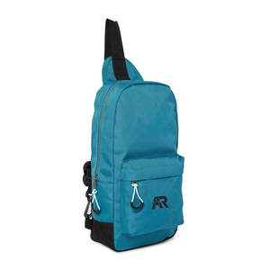 Bolso bandolera personalizado con correa ajustable y cierre de cremallera para uso diario. - Product Image 3