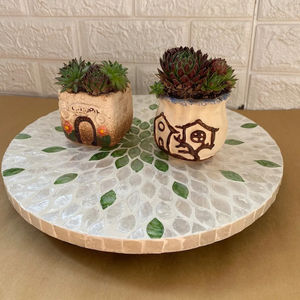 Bandeja redonda de madera de alta calidad, organizador de tocadiscos, Incrustaciones de nácar para alimentos, hecho en Vietnam para uso en la cocina - Product Image 1