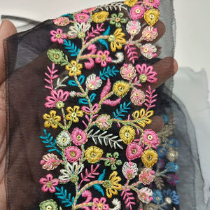 Encaje Bordado con Base de Red Ecológica y Elegante para Mangas, Escote y Bordes de Kurti de Estilo Ejecutivo, Venta al por Mayor desde India - Product Image 1