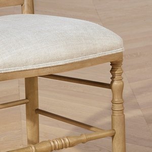 Chaises style Napoléon Spindle en bois de teck massif de haute qualité avec rembourrage pour salle à manger - Product Image 4