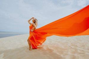 Robe volante fluide pour femmes robe longue de maternité robe de plage avant le mariage Photoshoot - Product Image 2