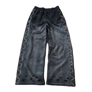 Pantalon de survêtement streetwear personnalisé en molleton bouclette, effet délavé soleil, coupe ample, délavé à l'acide, vintage, avec strass, pour homme - Product Image 1