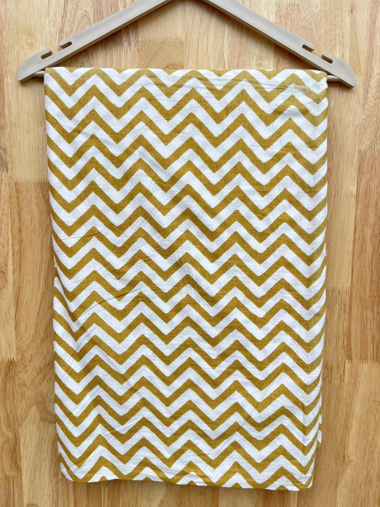 สีเหลือง