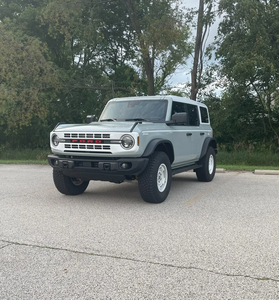 พร้อมขับขี่ - รถพวงมาลัยซ้ายมือสอง |   พวงมาลัยขวา |   ฟอร์ด บรองโก รุ่นเฮอริเทจ ปี 2024 แบบ 4 ประตู เกียร์ 7 สปีด - Product Image 1