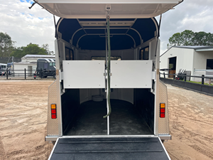 Remolque equino de aluminio Icon 2 Horse Straight Load, 2950 kg, 2HSL-S RN, tamaños de 5 pies/14 pies/16 pies/20 pies - Product Image 6