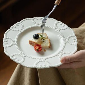 Vajilla de cerámica en relieve blanco de estilo francés para configuración de boda de cena real occidental y uso de restaurante de gama alta en Stock - Product Image 5