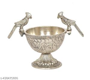 Cuenco de aluminio plateado antiguo hecho a mano con patrón floral intrincado para ocasiones especiales - Product Image 3