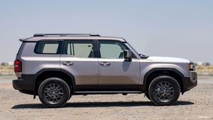 2025 T O Y O T A PRA-DO 250 VX PREMIUM 2.8D - BRONZE - Product Image 4