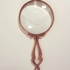 Lupa de madera duradera con mango resistente, óptica clara, soporte para lectura diaria, hogares, oficinas, bibliotecas, tareas de estudio y trabajo - Product Image 1