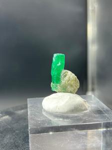 ตัวอย่างพลอยสเวตสีเขียวมรกต 51.23 กรัม คริสตัลเบริลสีเขียวธรรมชาติ พลอยหลวมจากปากีสถาน ต้นกำเนิดจากพลอยเรืองแสง - Product Image 4