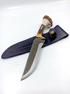 Cuchillo de Hoja Fija Hecho a Mano con Mango de Madera de Ciervo y Funda de Cuero Genuino - Product Image 2