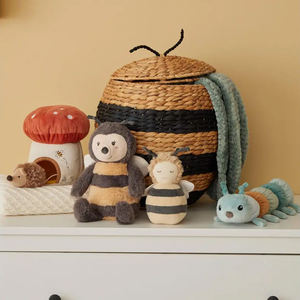 Juego de 2 Cestas de Jacinto de Agua de Alta Calidad, Cesta Tejida Natural con Diseño de Abeja, Cestas para Guardería Infantil Hechas en Vietnam - Product Image 2