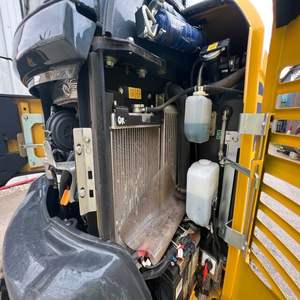 Miniexcavadora de 3 toneladas con motor central y componentes de motor Máquina embolsadora de excavadora pequeña de granja usada para construcción - Product Image 6