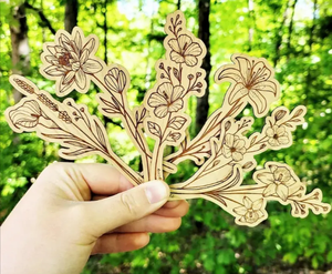 Marcapáginas de madera hecho a mano con flores hawaianas-Regalo artístico en caja decorativa para lectores ecológicos - Product Image 6