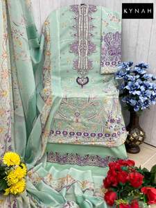 Elegante traje con estampado de césped puro con parches bordados Semi Lawn Bottom y Dupatta de gasa de algodón para un aspecto perfecto - Product Image 3