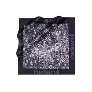 Écharpe carrée en soie noire avec motif rayé et nœud - Product Image 1