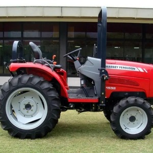 Nouveau tracteur compact Massey Ferguson 1532, 32 CV, 4 roues motrices, diesel, prêt à la vente - Product Image 1