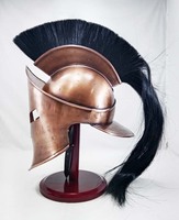 Tanishka exporte des casques corinthiens antiques électro-plaqués en fer de haute qualité, conçus à la main, articles cadeaux pour guerriers.