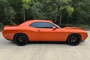 DODGE CHALLENGER SRT8 2011 USADO, Volante a la Izquierda/Derecha - Product Image 2