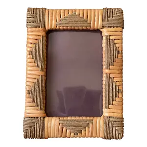 Wholesale Vintage Style Woven Rattan Picture Frame Table Stand Wall Photo Frames For Family Photo Gifts Home Decor From Vietnam