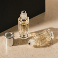 Flacon roll-on octogonal anti-roulement en verre de 10 ml : Bouteille d'huile essentielle de luxe avec bouchon doré pour collection de beauté de boutique
