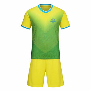 Ensemble d'uniformes de football personnalisés de haute qualité pour hommes adultes, 100 % polyester, col en V, manches courtes, séchage rapide, respirant, style football, tout compris - Product Image 1