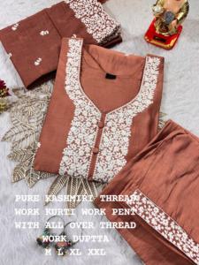 Muselina exclusiva de calidad de exportación india de diseño moderno con trabajo de bordado pesado Kurti Pant y Dupatta Woman Fashion - Product Image 2