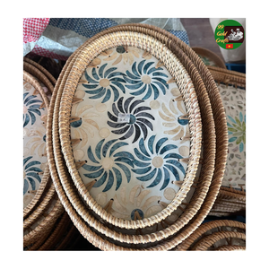 Plateau de service rond en rotin tressé à la main, personnalisé, avec nacre, design unique, plateau de service en mosaïque de rotin à vendre - Product Image 6