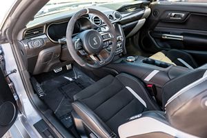 Mustang Shelby GT500 Heritage Edition 2022, Motor V8 Supercargado de 760 hp, Paquete de Pista de Fibra de Carbono - Product Image 4