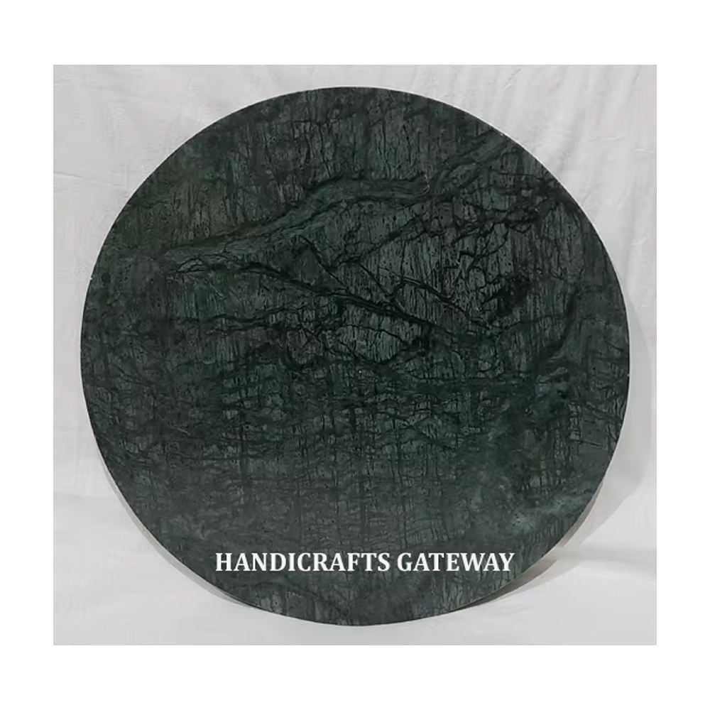 สีเขียวเข้ม