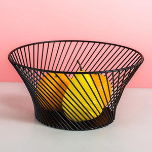 Corbeille de fruits en fer de luxe faite à la main Solution de stockage personnalisée pour la maison Hôtel Premium Vaisselle Métal Exportateur Fabricant - Product Image 1