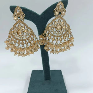 Top Fashion Vintage Goutte D'eau Cloche Boucles D'oreilles Indien Kundan Style Traditionnel Plaqué Or Alliage Dames Boucles D'oreilles Ensemble pour les Femmes - Product Image 4