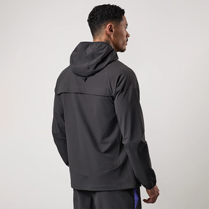 Chaqueta Deportiva Impermeable con Capucha para Hombre, Diseño Color Block, Transpirable, Cómoda y Funcional, con Logotipo Personalizado al por Mayor - Product Image 4