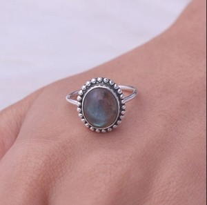 Designer <b>Labradorite</b> Cabochons <b>Ring</b> Solid 925 Sterling Silver Oval Shape <b>Labradorite</b> Gemstone Rind Handmade Jewelry Supply - Product Image 2