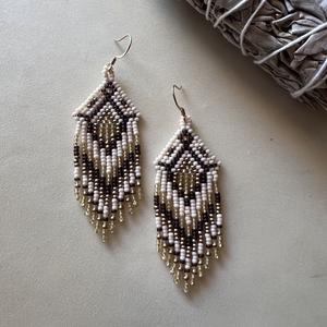 Boucles d'oreilles en perles de verre tissées à la main, style bohème, longues franges, bijoux pour femmes, spécial Noël - Product Image 6